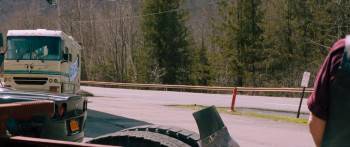 Screenshot 2 from Don't Turn Out the Lights (Full Movie)