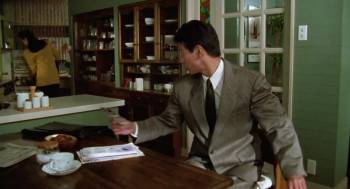 Screenshot 3 from Door (Full Movie)