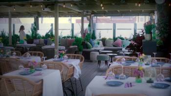 Screenshot 2 from Eat, Love, London (Full Movie)