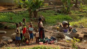 Screenshot 1 from Ebola: The Doctors' Story (Full Movie)
