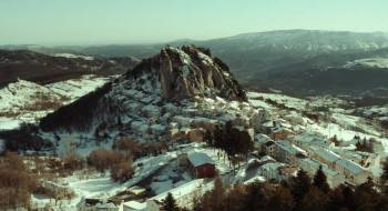 Screenshot 1 from Elf Me (Full Movie)