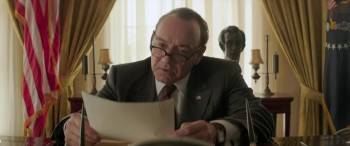 Screenshot 3 from Elvis & Nixon (Full Movie)