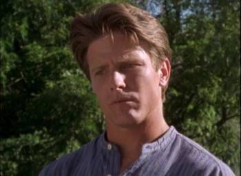Screenshot 2 from Emmanuelle: First Contact (Full Movie)