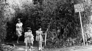 Screenshot 1 from Ernest Cole: Lost and Found (Full Movie)