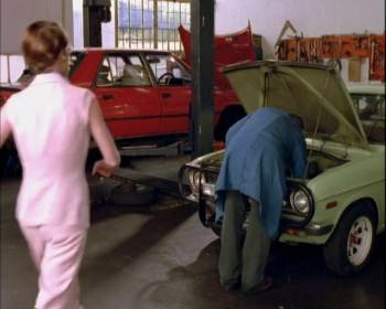 Screenshot 1 from Ernest Goes to Africa (Full Movie)