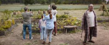 Screenshot 1 from Family Pack (Full Movie)