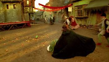 Screenshot 2 from Fire & Ice: The Dragon Chronicles (Full Movie)