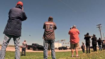 Screenshot 2 from Flight Photographers (Full Movie)