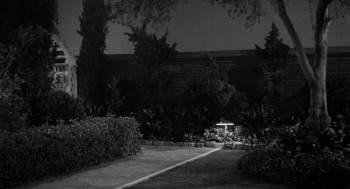 Screenshot 2 from Francis in the Haunted House (Full Movie)