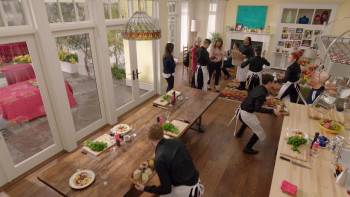 Screenshot 1 from Freaky Friday (Full Movie)
