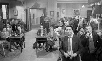Screenshot 3 from Friends and Neighbours (Full Movie)