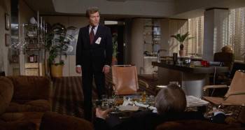 Screenshot 2 from Fun with Dick and Jane (Full Movie)