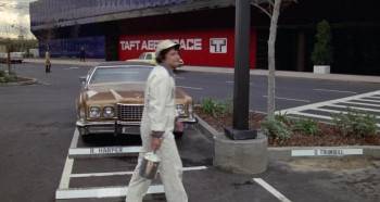 Screenshot 3 from Fun with Dick and Jane (Full Movie)
