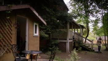Screenshot 2 from Garage Sale Mystery: The Wedding Dress (Full Movie)