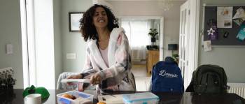 Screenshot 2 from Good Neighbours (Full Movie)