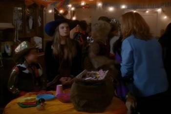 Screenshot 2 from Halloweentown II: Kalabar's Revenge (Full Movie)