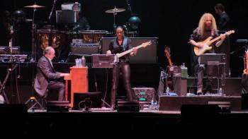 Screenshot 2 from Hans Zimmer Live in Prague (Full Movie)
