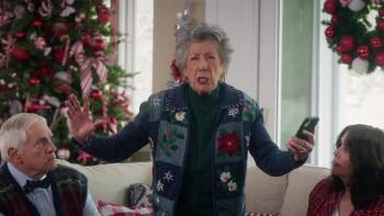 Screenshot 3 from Haul Out the Holly: Lit Up (Full Movie)