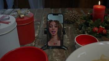 Screenshot 3 from Holiday for Hire (Full Movie)