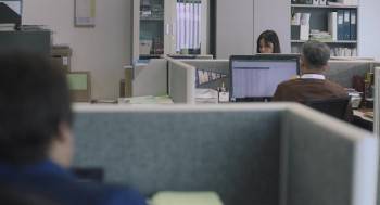 Screenshot 2 from Home Sweet Loan (Full Movie)