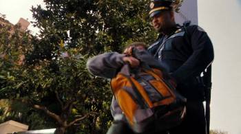 Screenshot 1 from Hotel for Dogs (Full Movie)