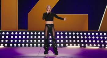 Screenshot 3 from Iliza Shlesinger: A Different Animal (Full Movie)