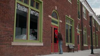 Screenshot 2 from I'll Be Homeless for Christmas (Full Movie)
