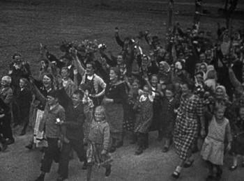 Screenshot 3 from Into the Arms of Strangers: Stories of the Kindertransport (Full Movie)