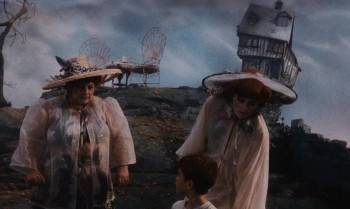 Screenshot 3 from James and the Giant Peach (Full Movie)