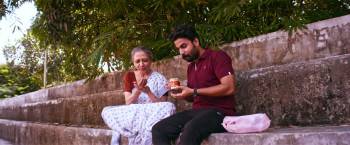 Screenshot 1 from Jananam: 1947 Pranayam Thudarunnu (Full Movie)