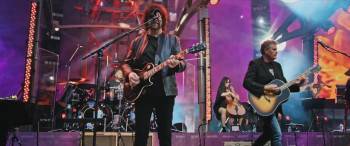 Screenshot 3 from Jeff Lynne's ELO: Wembley or Bust (Full Movie)