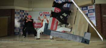 Screenshot 3 from Kaale Angrej (Full Movie)