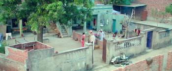 Screenshot 1 from Khaao Piyo Aish Karo (Full Movie)