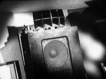 Screenshot 3 from Killers from Space (Full Movie)
