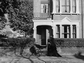 Screenshot 3 from Kind Hearts and Coronets (Full Movie)