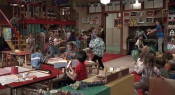 Screenshot 1 from Kindergarten Cop (Full Movie)