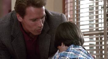 Screenshot 2 from Kindergarten Cop (Full Movie)