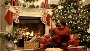 Screenshot 2 from Kirk Cameron's Saving Christmas (Full Movie)