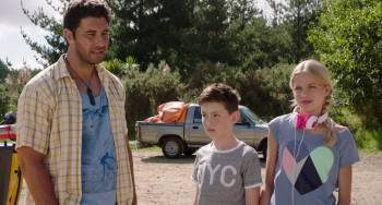 Screenshot 1 from Kiwi Christmas (Full Movie)