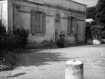 Screenshot 1 from La Poison (Full Movie)