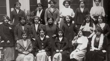 Screenshot 3 from Las maestras de la República (Full Movie)