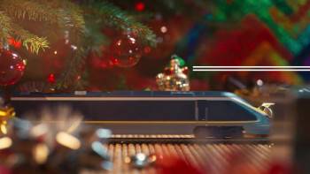 Screenshot 3 from Last Train to Christmas (Full Movie)