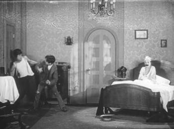 Screenshot 3 from Laurel and Hardy's Laughing 20's (Full Movie)