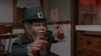 Screenshot 3 from Leprechaun 2 (Full Movie)