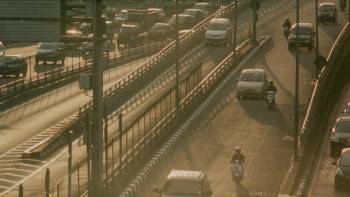 Screenshot 1 from Lima Elang (Full Movie)