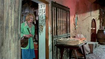 Screenshot 2 from Lisa and the Devil (Full Movie)