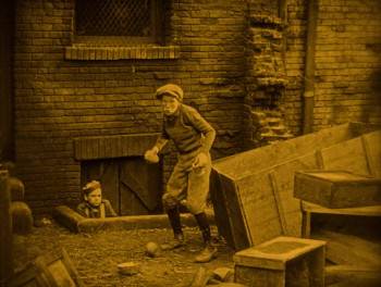 Screenshot 1 from Little Annie Rooney (Full Movie)