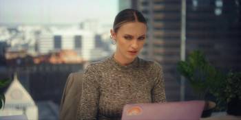 Screenshot 2 from Looking for Her (Full Movie)