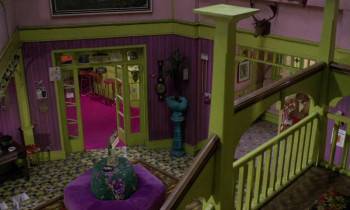 Screenshot 2 from Loot (Full Movie)