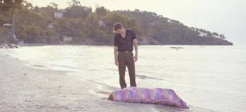 Screenshot 1 from Mandibles (Full Movie)